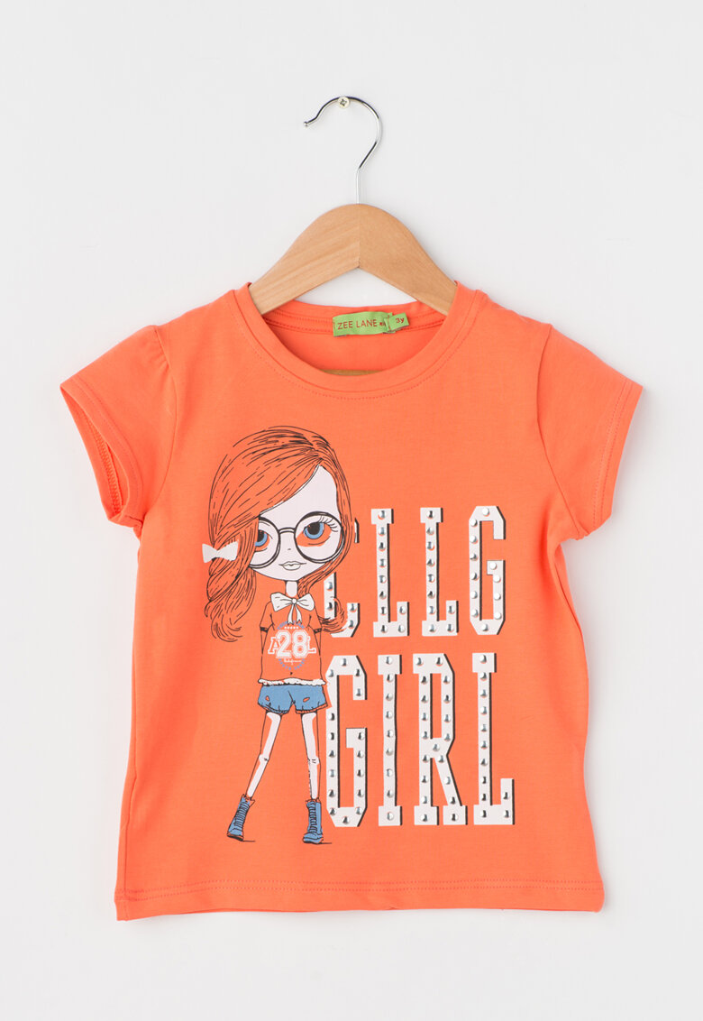 Tricou cu imprimeu si aplicatii