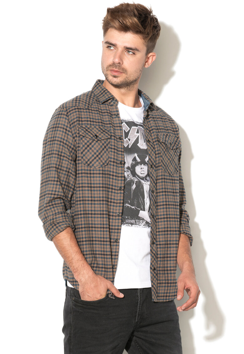 Camasa slim fit in carouri cu capse